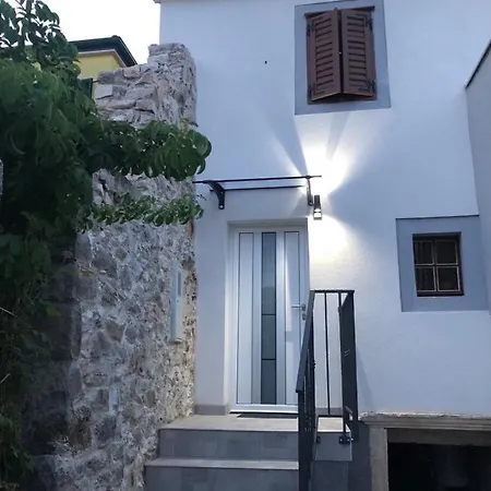 Vesna سكرادين